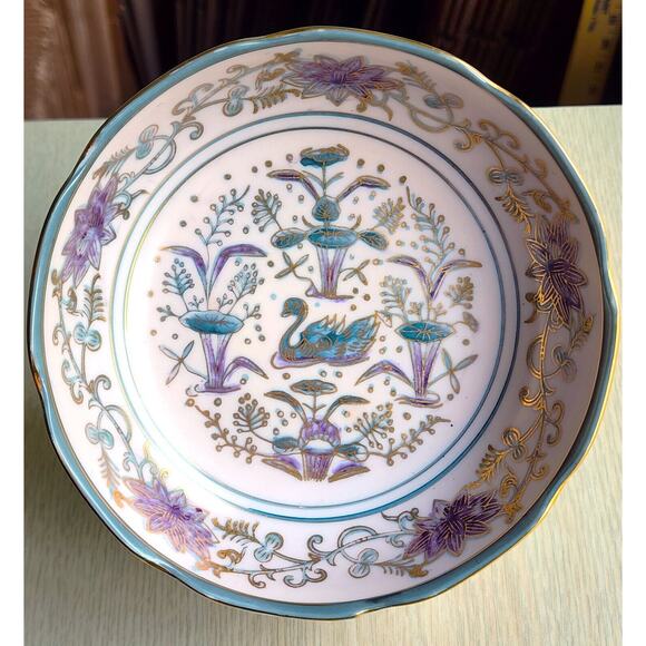 TRINKET DISH-ANDREA BY SADEK-Japan-Gold Outlined Design-Swan-Purple-Scalloped - Picture 1 of 12